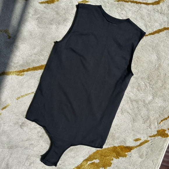 Skims NEW High Neck Fits Everybody Bodysuit - Picture 4 of 6